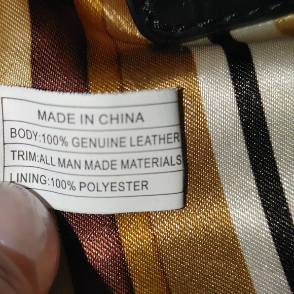 Clarks Red Croc Embossed Leather Crossbody Bag Tassel Accent Striped Lining - Picture 4 of 12